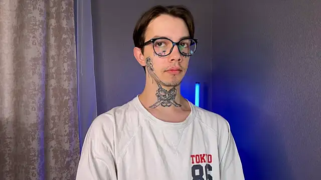 Snapshot of anahori__simon chatting on January 2025 06:10:01 AM anahori simon online show from January 2025 06:10:01 AM