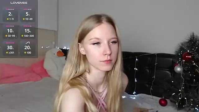 Cutieblondegirl online show from January 2025 08:10:02 PM