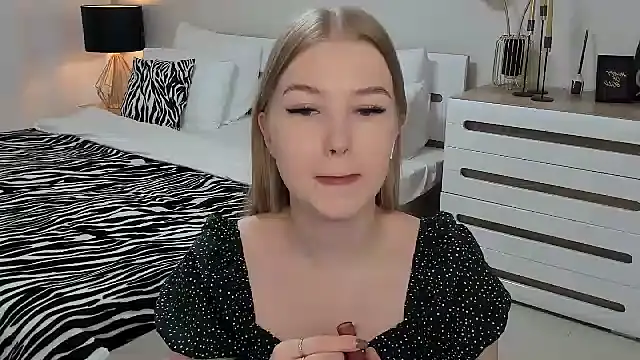 shy  lady online show from March 2025 03:14:01 AM