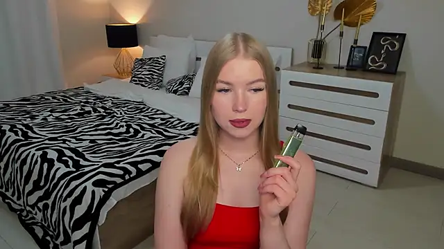 Snapshot of shy__lady chatting on June 2026 02:24:02 AM shy lady online show from June 2026 02:24:02 AM