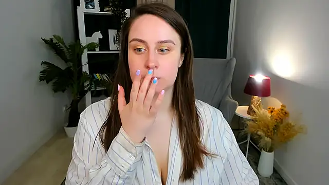 Lattea online show from April 2026 12:21:01 PM