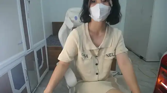 Snapshot of Susu204 chatting on December 2024 02:10:01 PM Susu204 online show from December 2024 02:10:01 PM