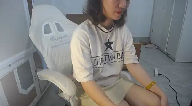 Snapshot of Susu204 chatting on March 2025 01:21:01 PM Susu204 online show from March 2025 01:21:01 PM