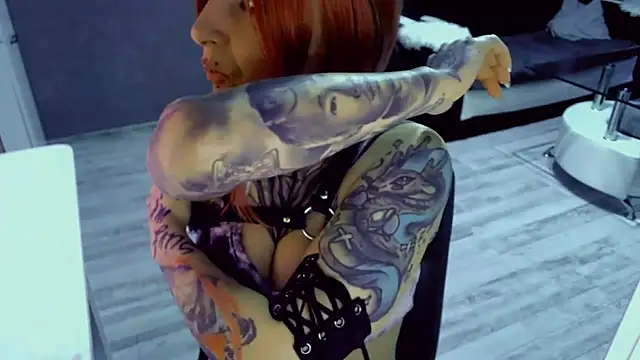 Snapshot of InesGold chatting on February 2026 07:17:01 AM InesGold online show from February 2026 07:17:01 AM