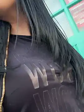 Snapshot of Sara_luna_ chatting on January 2025 10:46:02 PM Sara luna  online show from January 2025 10:46:02 PM