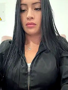 Snapshot of Sara_luna_ chatting on October 2025 12:35:01 AM Sara luna  online show from October 2025 12:35:01 AM