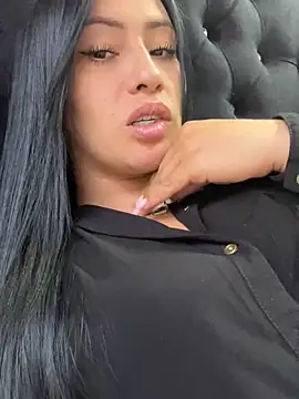 Snapshot of Sara_luna_ chatting on June 2026 05:17:01 PM Sara luna online show from June 2026 05:17:01 PM