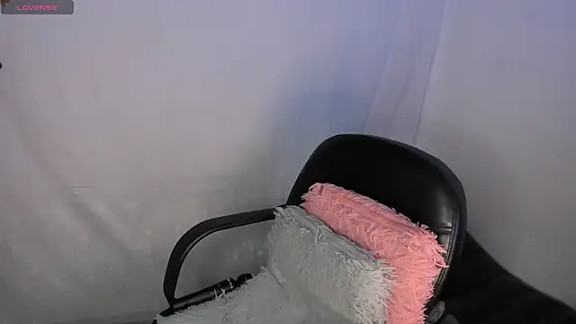 milysauria1 online show from February 2025 11:55:01 AM