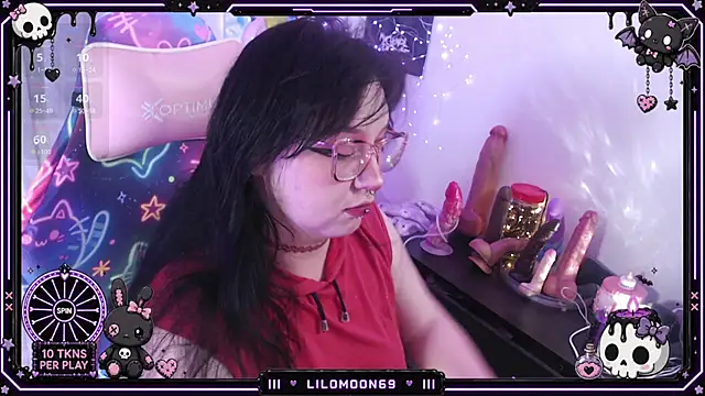 Snapshot of LiloMoon69 chatting on June 2026 08:27:02 AM LiloMoon69 online show from June 2026 08:27:02 AM