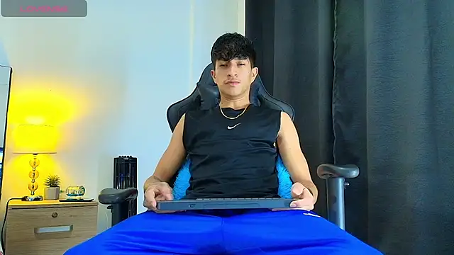  CamiloBass online show from June 2026 01:00:01 AM