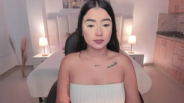 amelie jhons online show from October 2025 07:23:02 PM