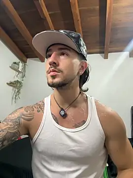 Valentino Xander online show from November 2025 11:59:01 PM