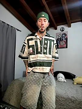 Valentino Xander online show from December 2025 01:24:01 AM