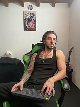 Snapshot of Valentino_Xander chatting on January 2026 03:43:02 AM Valentino Xander online show from January 2026 03:43:02 AM