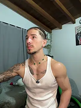 Snapshot of Valentino_Xander chatting on February 2026 03:47:01 AM Valentino Xander online show from February 2026 03:47:01 AM