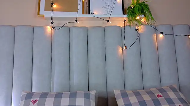 Snapshot of EngelStone chatting on October 2025 08:10:01 PM EngelStone online show from October 2025 08:10:01 PM