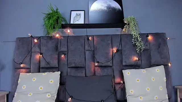 Snapshot of EngelStone chatting on December 2025 07:42:02 PM EngelStone online show from December 2025 07:42:02 PM