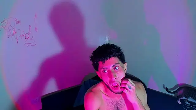 Piggy Eddy online show from April 2026 02:10:01 AM