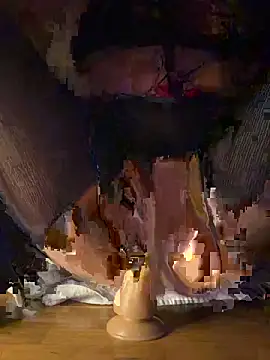 LaMORA 2002 online show from March 2026 08:01:01 PM