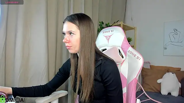 Nicole Charm online show from October 2025 09:32:02 PM