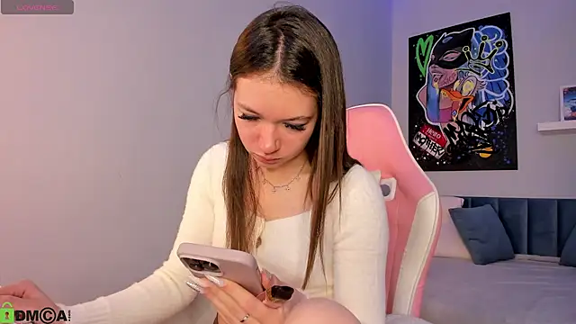 Nicole Charm online show from April 2026 11:51:02 PM