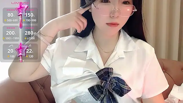 Snapshot of NickiBloom chatting on February 2025 05:12:02 AM NickiBloom online show from February 2025 05:12:02 AM