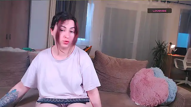 Caroline1995 online show from April 2026 05:43:02 PM