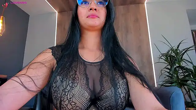 Snapshot of NatyFerrer_ chatting on December 2024 04:54:01 PM NatyFerrer online show from December 2024 04:54:01 PM