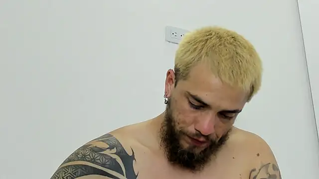 Snapshot of Beard_xox chatting on June 2026 02:53:01 AM Beard xox online show from June 2026 02:53:01 AM