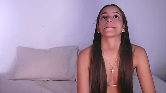 Snapshot of Nicky_and_Blake chatting on December 2024 05:32:01 PM Nicky and Blake online show from December 2024 05:32:01 PM