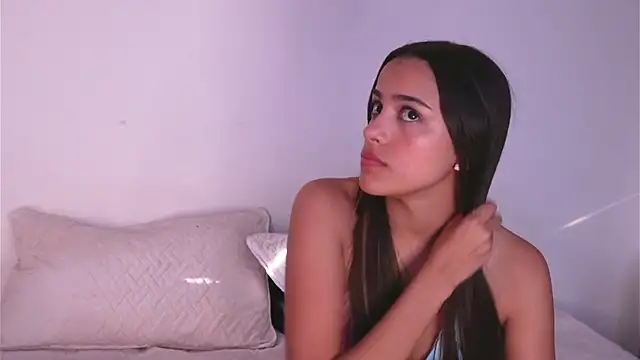 Snapshot of Nicky_and_Blake chatting on December 2024 09:20:01 PM Nicky and Blake online show from December 2024 09:20:01 PM