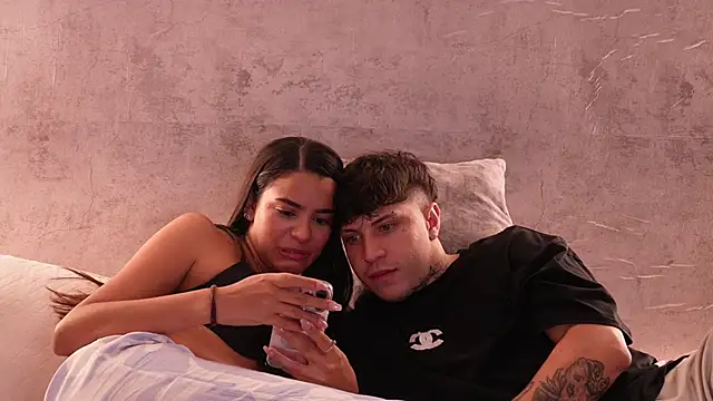 Snapshot of Nicky_and_Blake chatting on October 2025 08:39:01 PM Nicky and Blake online show from October 2025 08:39:01 PM