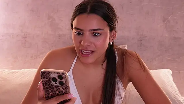 Snapshot of Nicky_and_Blake chatting on October 2025 08:00:02 PM Nicky and Blake online show from October 2025 08:00:02 PM