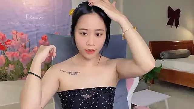 Snapshot of -rosiie- chatting on March 2025 03:13:01 AM -rosiie- online show from March 2025 03:13:01 AM