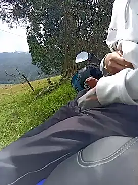 Cuervo maniaco online show from November 2025 04:16:02 PM