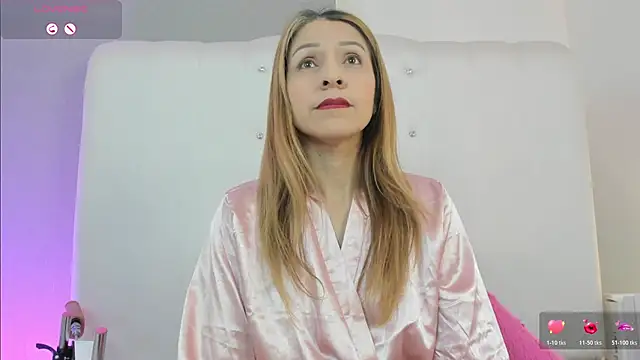 DanyFreydell online show from October 2025 01:00:02 PM