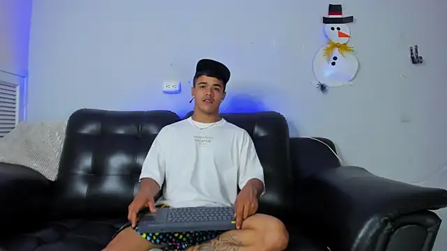 Rob saenz  online show from December 2024 01:58:01 PM