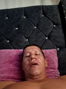 Snapshot of leoytessa_10 chatting on October 2025 09:13:01 PM leoytessa 10 online show from October 2025 09:13:01 PM