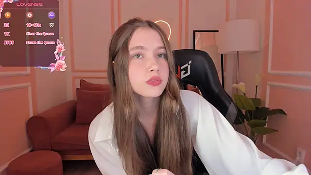 MaryannSoftt online show from October 2025 04:35:02 PM