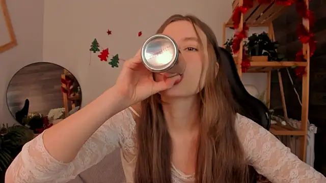 MaryannSoftt online show from December 2025 04:34:02 PM