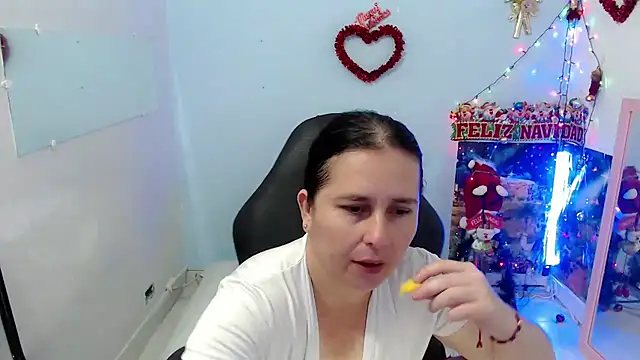 victoria jones online show from December 2025 03:09:02 PM