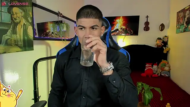 Snapshot of Damian_latinxxx chatting on April 2026 12:08:01 AM Damian latinxxx online show from April 2026 12:08:01 AM
