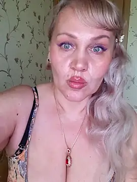 Snapshot of IsabellaBoni chatting on June 2026 06:04:01 AM IsabellaBoni online show from June 2026 06:04:01 AM