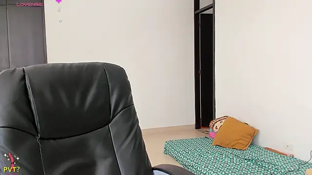 Kamilasalazar online show from January 2025 02:15:01 PM