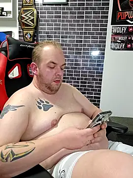 PupW0lfy online show from December 2024 04:02:02 PM