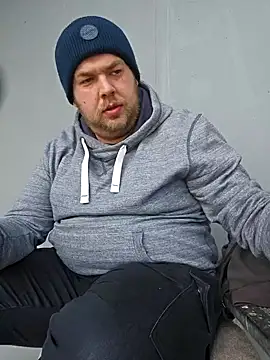 PupW0lfy online show from January 2025 11:24:01 AM