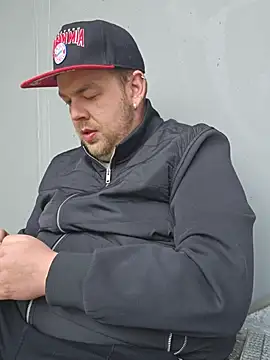 PupW0lfy online show from October 2025 10:37:02 AM