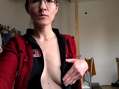 Milky hairy mommy online show from March 2025 10:07:02 AM