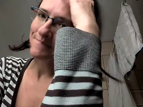 Milky hairy mommy online show from September 2025 06:53:01 PM