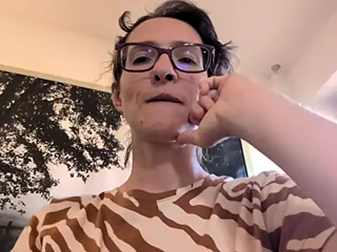 Snapshot of Milky_hairy_mommy chatting on June 2026 02:44:02 PM Milky hairy mommy online show from June 2026 02:44:02 PM